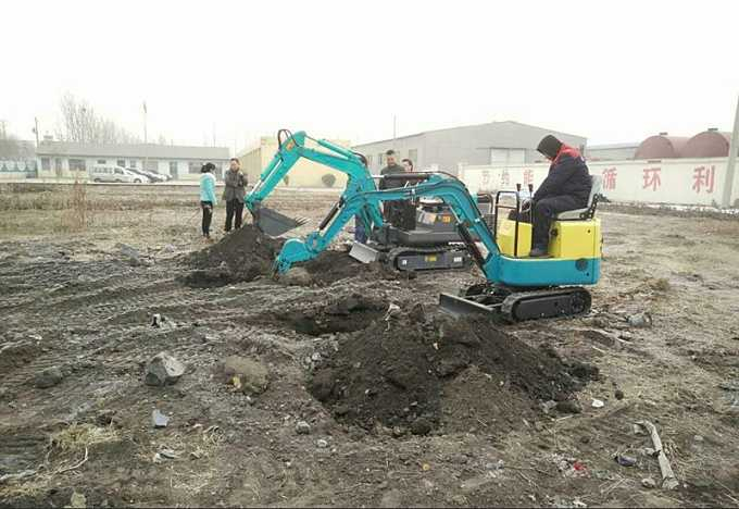 農用小挖掘機